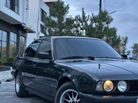 Черный БМВ 5 Серия, объемом двигателя 0 л и пробегом 300 тыс. км за 3600 $, фото 1 на Automoto.ua