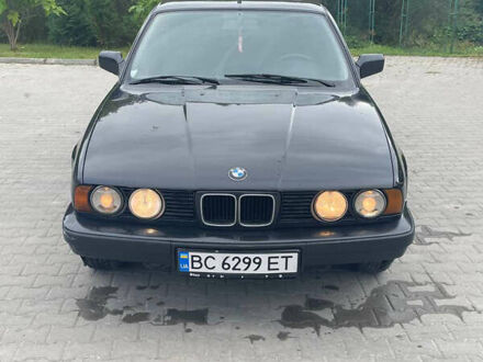 БМВ 5 Серія 1990 у Турке на Automoto.ua Чорний БМВ 5 Серія, об'ємом двигуна 2 л та пробігом 333 тис. км за 1500 $, фото 1 на Automoto.ua