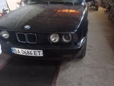 БМВ 5 Серия 1991 в Шполе на Automoto.ua Черный БМВ 5 Серия, объемом двигателя 1.99 л и пробегом 380 тыс. км за 3950 $, фото 1 на Automoto.ua