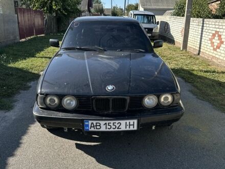 Черный БМВ 5 Серия, объемом двигателя 2.5 л и пробегом 300 тыс. км за 2300 $, фото 1 на Automoto.ua