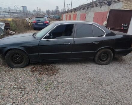 Чорний БМВ 5 Серія, об'ємом двигуна 2 л та пробігом 300 тис. км за 1500 $, фото 1 на Automoto.ua