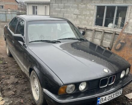 Черный БМВ 5 Серия, объемом двигателя 1.8 л и пробегом 300 тыс. км за 1250 $, фото 1 на Automoto.ua
