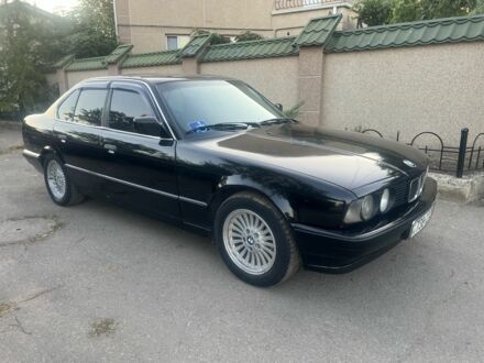 Черный БМВ 5 Серия, объемом двигателя 2 л и пробегом 400 тыс. км за 2500 $, фото 1 на Automoto.ua