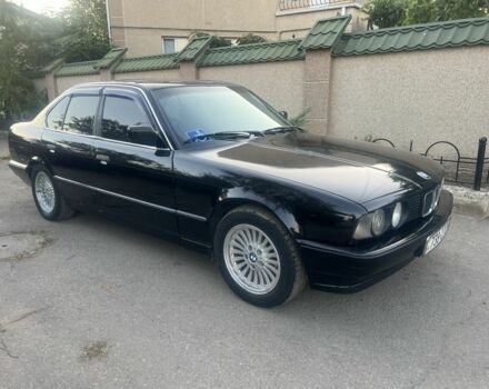 Чорний БМВ 5 Серія, об'ємом двигуна 2 л та пробігом 400 тис. км за 2500 $, фото 1 на Automoto.ua