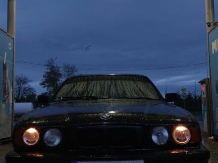 Черный БМВ 5 Серия, объемом двигателя 2.5 л и пробегом 300 тыс. км за 2800 $, фото 1 на Automoto.ua