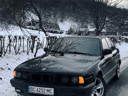 БМВ 5 Серія 1995 у Косове на Automoto.ua Чорний БМВ 5 Серія, об'ємом двигуна 2 л та пробігом 300 тис. км за 3600 $, фото 1 на Automoto.ua