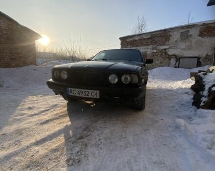 Черный БМВ 5 Серия, объемом двигателя 1.8 л и пробегом 575 тыс. км за 1350 $, фото 1 на Automoto.ua
