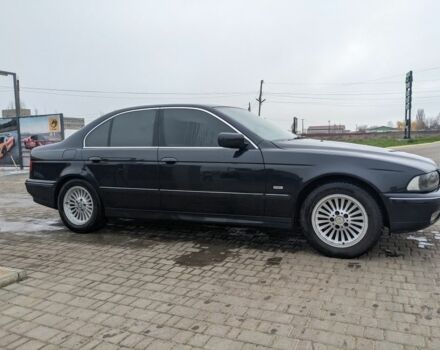 Черный БМВ 5 Серия, объемом двигателя 3.5 л и пробегом 267 тыс. км за 4000 $, фото 1 на Automoto.ua