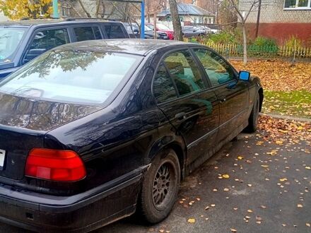 Черный БМВ 5 Серия, объемом двигателя 2 л и пробегом 294 тыс. км за 2700 $, фото 1 на Automoto.ua