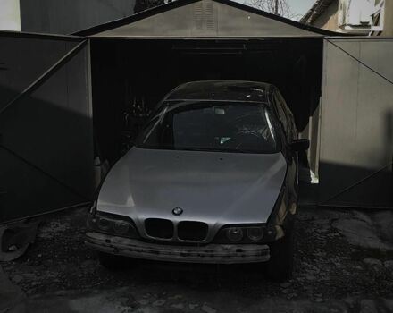 Чорний БМВ 5 Серія, об'ємом двигуна 3 л та пробігом 270 тис. км за 3500 $, фото 1 на Automoto.ua