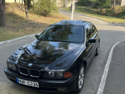 Чорний БМВ 5 Серія, об'ємом двигуна 2 л та пробігом 246 тис. км за 3500 $, фото 1 на Automoto.ua