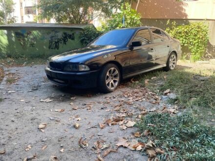 Черный БМВ 5 Серия, объемом двигателя 3.5 л и пробегом 270 тыс. км за 4500 $, фото 1 на Automoto.ua