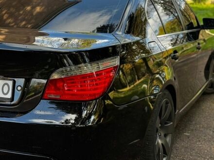 Чорний БМВ 5 Серія, об'ємом двигуна 2 л та пробігом 300 тис. км за 7300 $, фото 1 на Automoto.ua