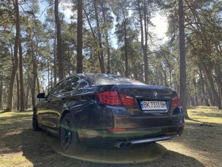 Чорний БМВ 5 Серія, об'ємом двигуна 2 л та пробігом 258 тис. км за 11000 $, фото 1 на Automoto.ua