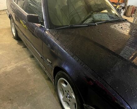 Фиолетовый БМВ 5 Серия, объемом двигателя 2 л и пробегом 270 тыс. км за 3500 $, фото 2 на Automoto.ua