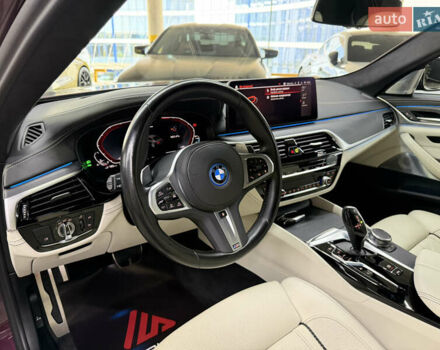 Фиолетовый БМВ 5 Серия, объемом двигателя 3 л и пробегом 27 тыс. км за 60000 $, фото 19 на Automoto.ua