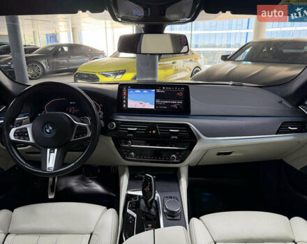 Фиолетовый БМВ 5 Серия, объемом двигателя 3 л и пробегом 27 тыс. км за 60000 $, фото 25 на Automoto.ua