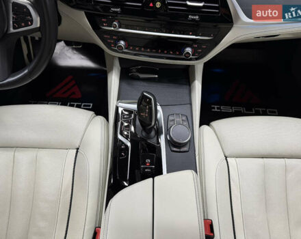 Фиолетовый БМВ 5 Серия, объемом двигателя 3 л и пробегом 27 тыс. км за 60000 $, фото 27 на Automoto.ua