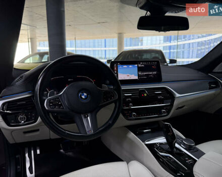 Фиолетовый БМВ 5 Серия, объемом двигателя 3 л и пробегом 27 тыс. км за 60000 $, фото 21 на Automoto.ua