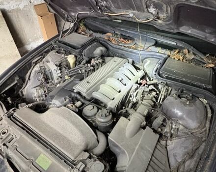 Коричневый БМВ 5 Серия, объемом двигателя 2 л и пробегом 1 тыс. км за 1800 $, фото 1 на Automoto.ua