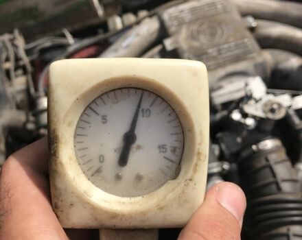 Червоний БМВ 5 Серія, об'ємом двигуна 2 л та пробігом 12 тис. км за 2700 $, фото 4 на Automoto.ua