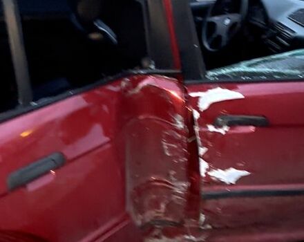 Красный БМВ 5 Серия, объемом двигателя 2.5 л и пробегом 500 тыс. км за 2100 $, фото 2 на Automoto.ua