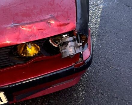 Красный БМВ 5 Серия, объемом двигателя 2.5 л и пробегом 500 тыс. км за 2100 $, фото 5 на Automoto.ua