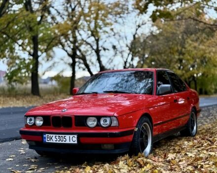 БМВ 5 Серія 1991 у Рівному на Automoto.ua Червоний БМВ 5 Серія, об'ємом двигуна 2 л та пробігом 333 тис. км за 2850 $, фото 1 на Automoto.ua