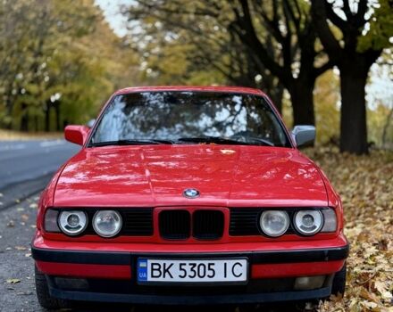 БМВ 5 Серія 1991 у Рівному на Automoto.ua Червоний БМВ 5 Серія, об'ємом двигуна 2 л та пробігом 333 тис. км за 2850 $, фото 3 на Automoto.ua