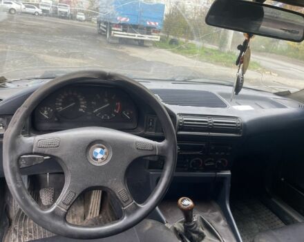 Красный БМВ 5 Серия, объемом двигателя 2.4 л и пробегом 310 тыс. км за 950 $, фото 5 на Automoto.ua