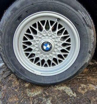 Красный БМВ 5 Серия, объемом двигателя 2.5 л и пробегом 161 тыс. км за 1170 $, фото 6 на Automoto.ua