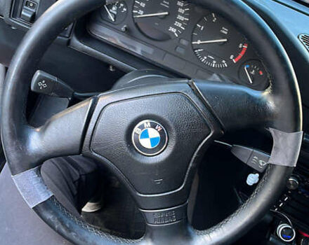 Красный БМВ 5 Серия, объемом двигателя 2.5 л и пробегом 276 тыс. км за 3100 $, фото 7 на Automoto.ua