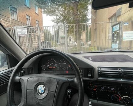 Червоний БМВ 5 Серія, об'ємом двигуна 2 л та пробігом 400 тис. км за 2300 $, фото 1 на Automoto.ua