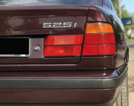 Красный БМВ 5 Серия, объемом двигателя 2.5 л и пробегом 371 тыс. км за 6500 $, фото 21 на Automoto.ua