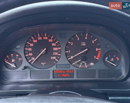 Красный БМВ 5 Серия, объемом двигателя 1.99 л и пробегом 300 тыс. км за 3100 $, фото 13 на Automoto.ua