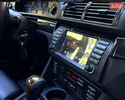 Красный БМВ 5 Серия, объемом двигателя 2 л и пробегом 325 тыс. км за 5000 $, фото 10 на Automoto.ua