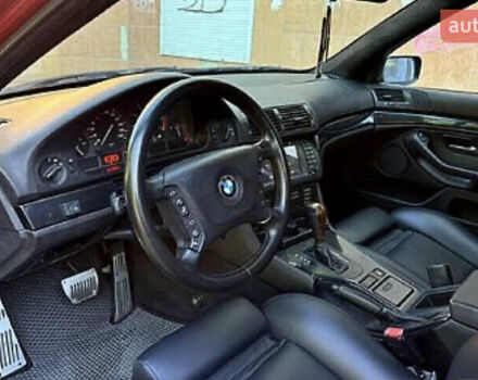 Красный БМВ 5 Серия, объемом двигателя 2 л и пробегом 325 тыс. км за 5000 $, фото 6 на Automoto.ua