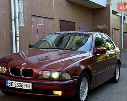 Красный БМВ 5 Серия, объемом двигателя 2 л и пробегом 325 тыс. км за 5000 $, фото 1 на Automoto.ua