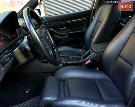 Красный БМВ 5 Серия, объемом двигателя 2 л и пробегом 325 тыс. км за 5000 $, фото 8 на Automoto.ua