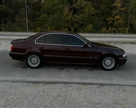 Красный БМВ 5 Серия, объемом двигателя 2 л и пробегом 330 тыс. км за 3850 $, фото 2 на Automoto.ua