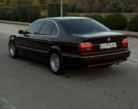 Красный БМВ 5 Серия, объемом двигателя 2 л и пробегом 330 тыс. км за 3850 $, фото 5 на Automoto.ua