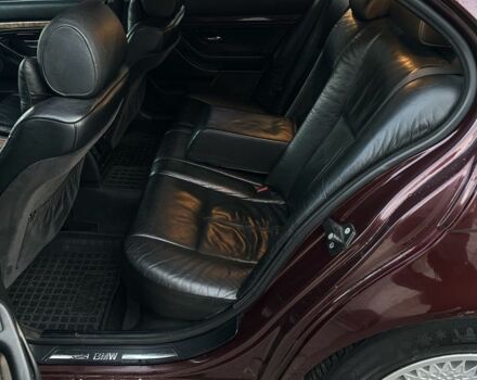 Красный БМВ 5 Серия, объемом двигателя 2 л и пробегом 330 тыс. км за 3850 $, фото 10 на Automoto.ua