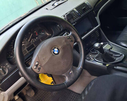 Красный БМВ 5 Серия, объемом двигателя 2.5 л и пробегом 340 тыс. км за 6500 $, фото 7 на Automoto.ua