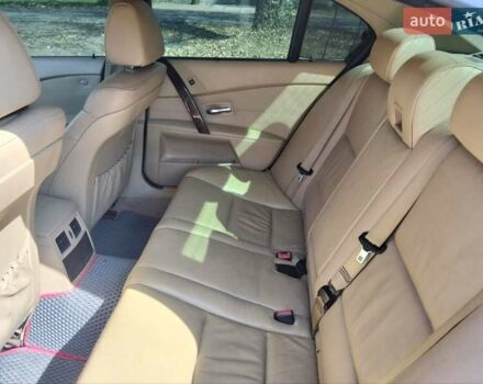 Красный БМВ 5 Серия, объемом двигателя 3 л и пробегом 284 тыс. км за 8500 $, фото 16 на Automoto.ua