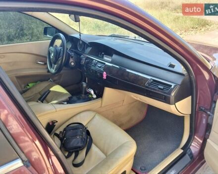 Красный БМВ 5 Серия, объемом двигателя 3 л и пробегом 284 тыс. км за 8500 $, фото 6 на Automoto.ua