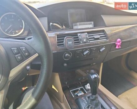 Красный БМВ 5 Серия, объемом двигателя 3 л и пробегом 284 тыс. км за 8500 $, фото 22 на Automoto.ua