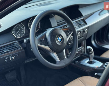 Красный БМВ 5 Серия, объемом двигателя 3 л и пробегом 208 тыс. км за 9550 $, фото 21 на Automoto.ua