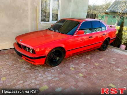БМВ 5 Серия 1989 в Пустомытах на Automoto.ua Красный БМВ 5 Серия, объемом двигателя 20 л и пробегом 250 тыс. км за 2500 $, фото 1 на Automoto.ua