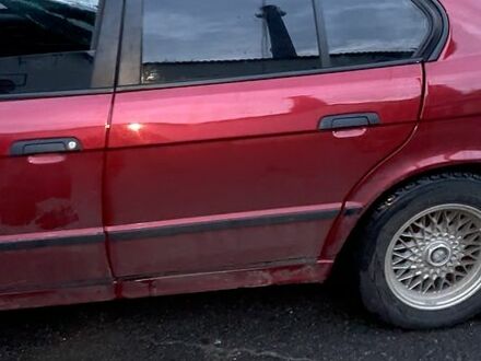 Красный БМВ 5 Серия, объемом двигателя 2.5 л и пробегом 500 тыс. км за 2100 $, фото 1 на Automoto.ua