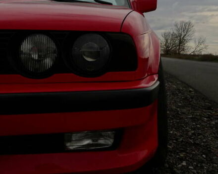 Красный БМВ 5 Серия, объемом двигателя 2 л и пробегом 323 тыс. км за 4500 $, фото 1 на Automoto.ua